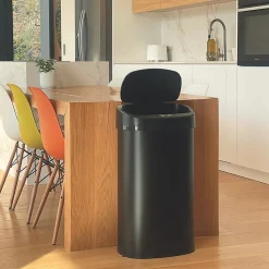 Poubelle de cuisine à ouverture automatique Kitchen Move Majestic noir 68 L
