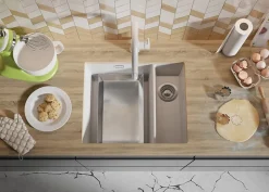 PRIMAGRAN Evier Sous Plan Blanc 56x47cm, Evier en Granit 1,5 bacs + Kit de Vidage, Évier au meuble 60cm - London Duo