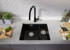 PRIMAGRAN Evier Sous Plan Noir 56x47cm, Evier en Granit 1,5 bacs + Kit de Vidage, Évier au meuble 60cm - London Duo