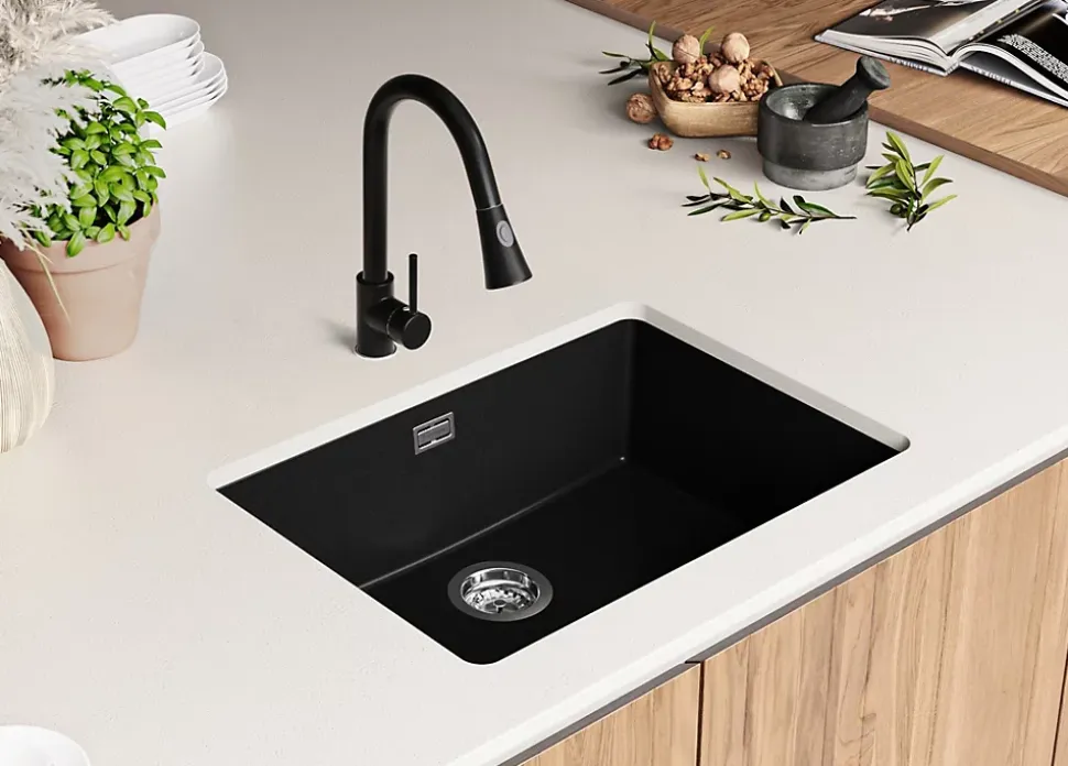 PRIMAGRAN Evier Sous Plan Tout Noir 66x47cm, Evier en Granit 1 bac + Kit de Vidage, Évier au meuble 70cm - London