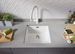 PRIMAGRAN Evier Sous Plan Blanc 46x47cm, Evier en Granit 1 bac + Kit de Vidage + Accessoires, Évier au meuble 50cm - Prague