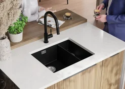 PRIMAGRAN Evier Sous Plan Noir Métallisé 56x47cm, Evier en Granit 1,5 bacs + Kit de Vidage, Évier au meuble 60cm - London Duo