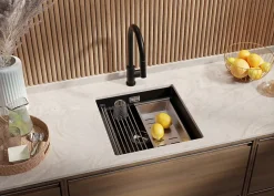 PRIMAGRAN Evier Sous Plan Tout Noir 46x47cm, Evier en Granit 1 bac + Kit de Vidage + Accessoires, Évier au meuble 50cm - Prague