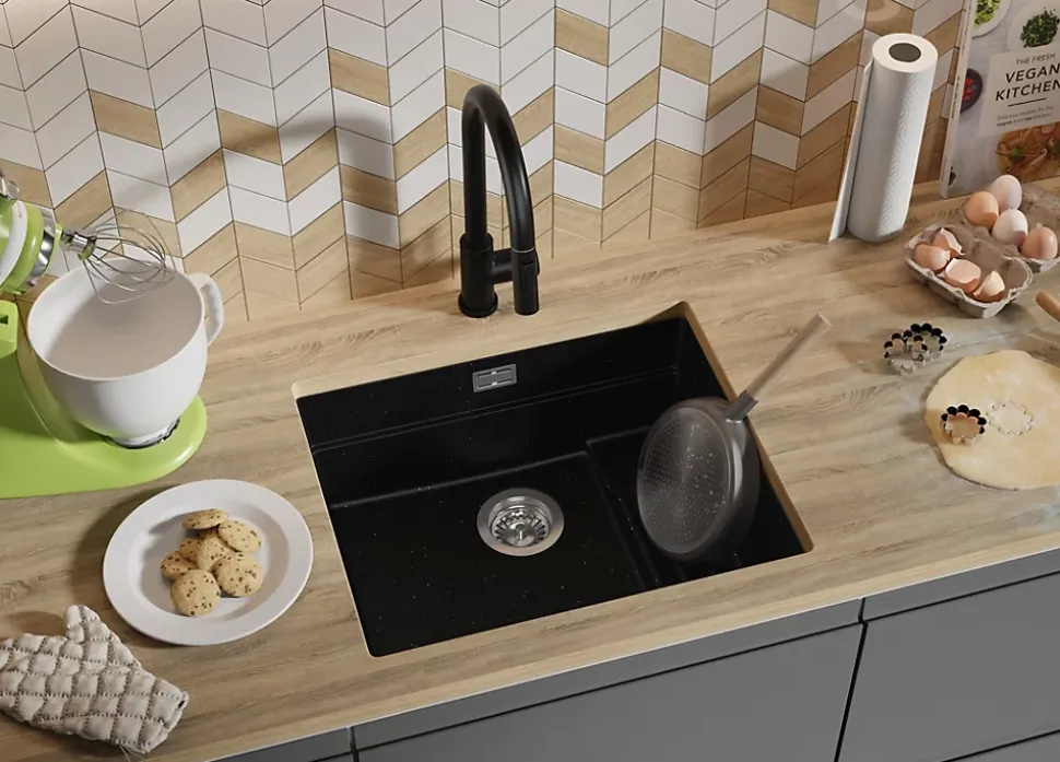 PRIMAGRAN Evier Sous Plan Noir Métallisé 56x47cm, Evier en Granit 1 bac + Kit de Vidage + Accessoires, Évier au meuble 60cm