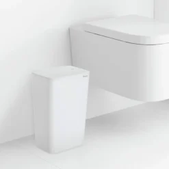 Rayen Poubelle de salle de bain avec couvercle Capacité de 9 litres Blanc, PP, Taille : 22 x 16 x 33 cm