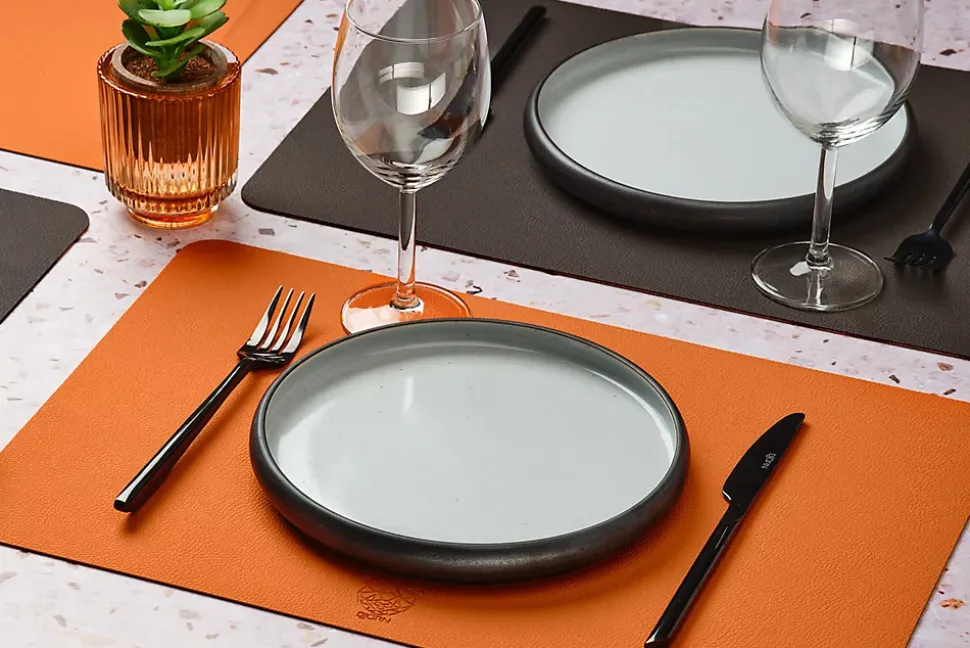 Set de table rectangulaire réversible - 6 pièces - Cuir recyclé orange et chocolat