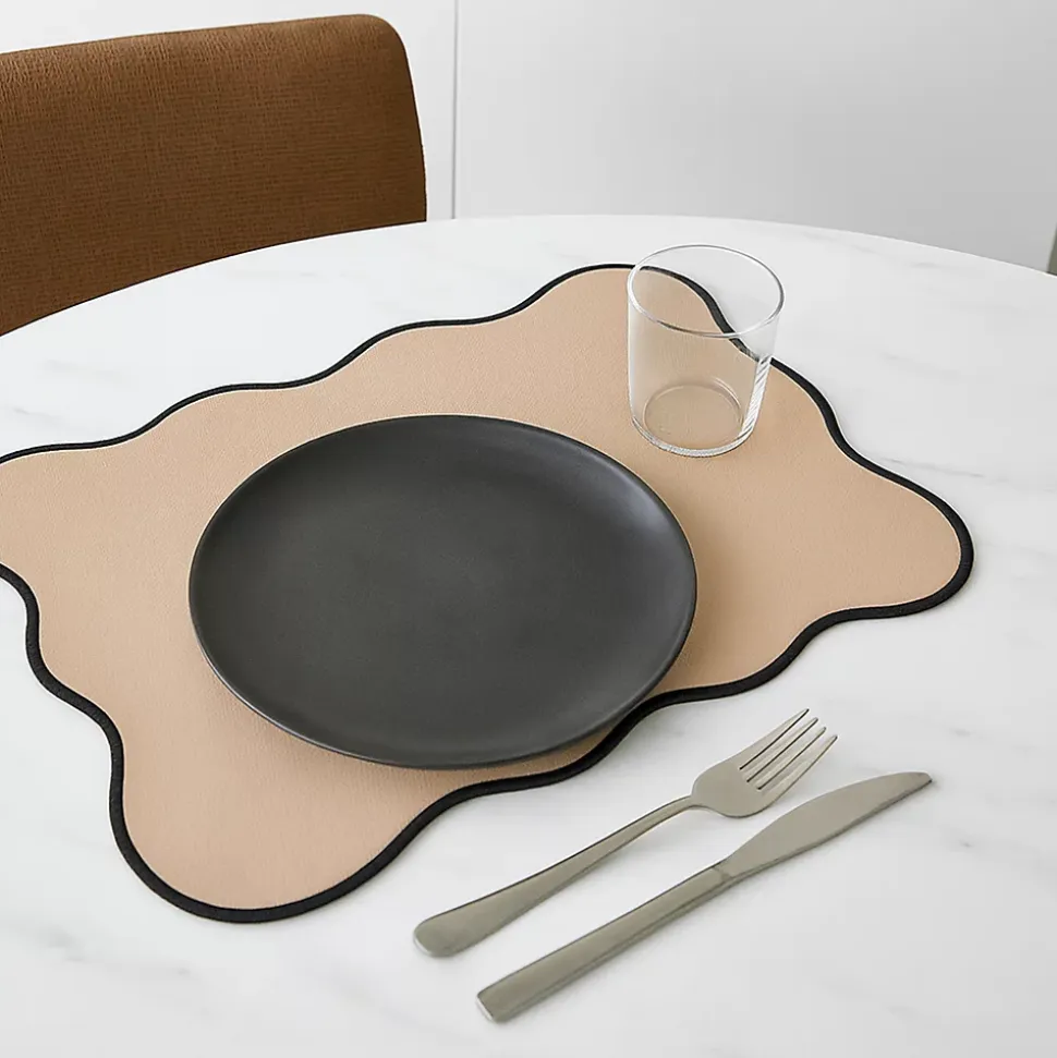 Set de table rectangulaire unis et bords ondulés (33x45 cm - Noir)