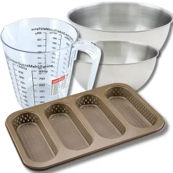Set pâtisserie avec moule perforé 4 mini baguettes 33 x 22 cm en acier, 2 bols à mixer, verre mesureur et spatule Zenker