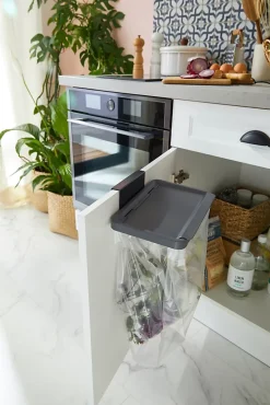 Support porte de placard pour sacs poubelles Kora GoodHome gris anthracite