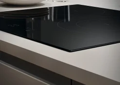 Table de cuisson induction 60cm 3 feux 7200w noir Candy CI633C/M1