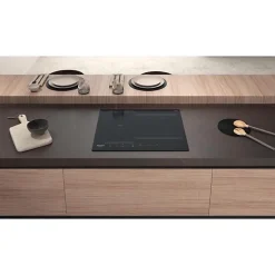 Table de cuisson induction - HOTPOINT - 3 zones - HB2760BNE - L 59 x P 51 cm - 7200W total - Noir