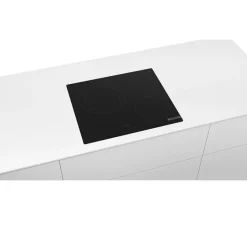 Table de cuisson vitrocéramique 60cm 3 feux 5700w noir Bosch PKK611BB8E série 4