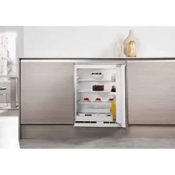 UNE PORTE INTEGRABLE WHIRLPOOL WBUL021