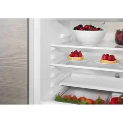 UNE PORTE INTEGRABLE WHIRLPOOL WBUL021