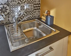 Évier de cuisine en inox poli 1 bac à encastrer Sagan