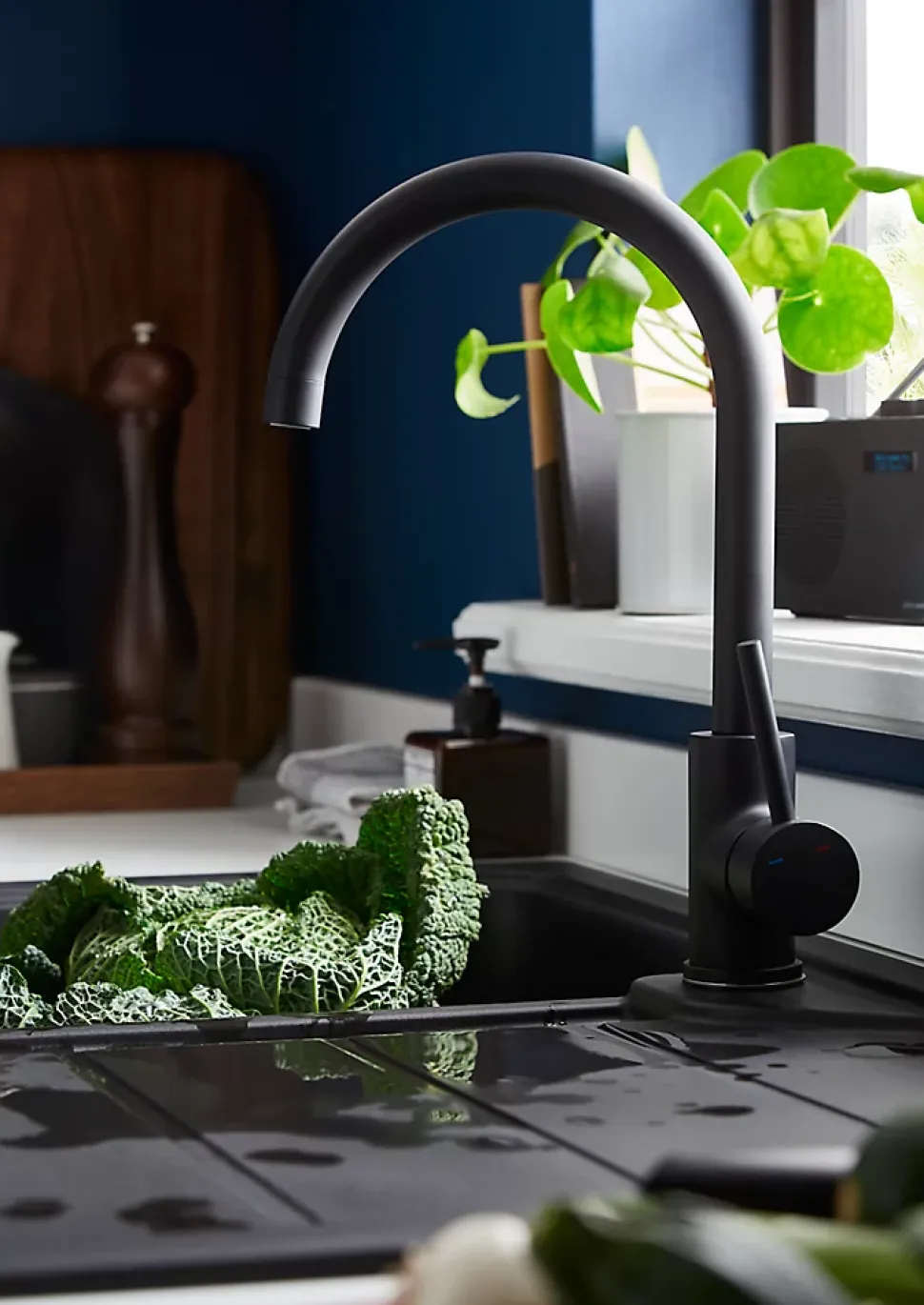 Évier en composite de quartz noir 1 bac à encastrer Arber