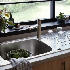 Évier en inox finition nid d'abeille 1 bac à encastrer Lyell