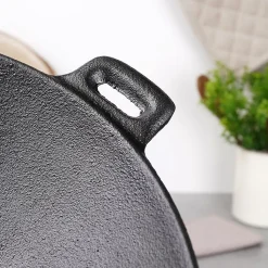 Wok En Fonte LITINA 30 Cm Pour Cuisiniers Amateurs Répartition De Chaleur Optimale